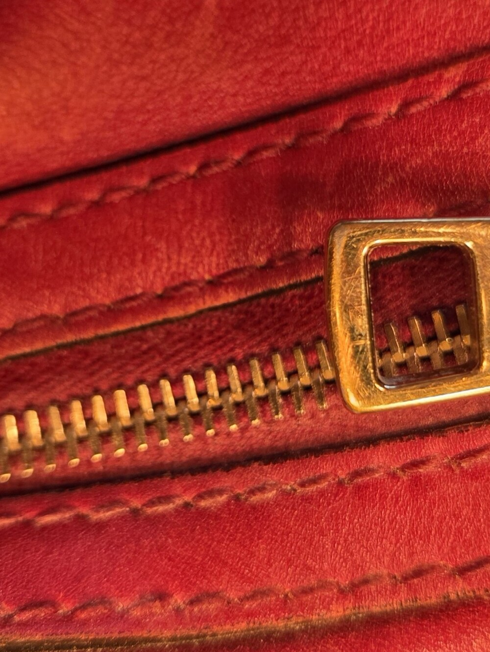 Gucci Boston Bag in Red With FLAWS - Picture 10 of 16